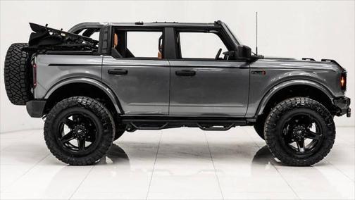 2025 Ford Bronco Base 4x4 4dr SUV