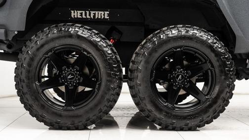 2025 Jeep Gladiator 8 Passenger