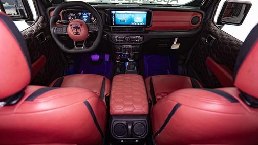 2025 Jeep Gladiator 8 PASSENGER