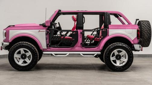 2025 Ford Bronco RETRO