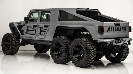 2025 Jeep Gladiator 8 Passenger