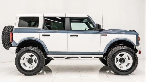 2025 Ford Bronco RETRO