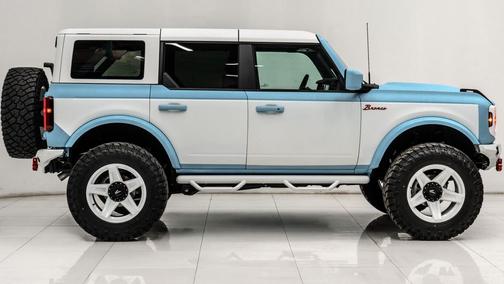 2025 Ford Bronco RETRO