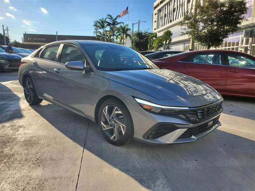 2025 Hyundai ELANTRA SEL