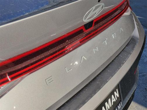 2025 Hyundai ELANTRA SEL