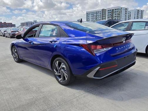 2025 Hyundai ELANTRA SEL