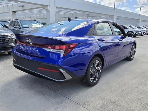 2025 Hyundai ELANTRA SEL