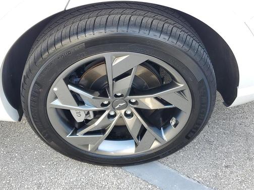 2025 Genesis Electrified GV70 Advanced AWD