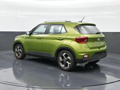 Green Apple 2023 Hyundai VENUE SEL
