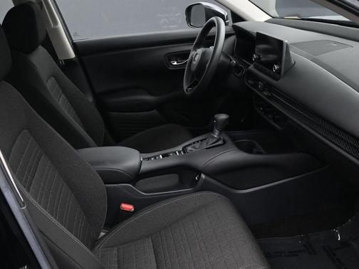 Crystal Black Pearl 2023 Honda HR-V LX