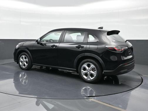 Crystal Black Pearl 2023 Honda HR-V LX