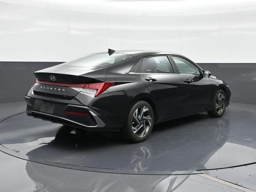 Abyss Black 2024 Hyundai ELANTRA SEL