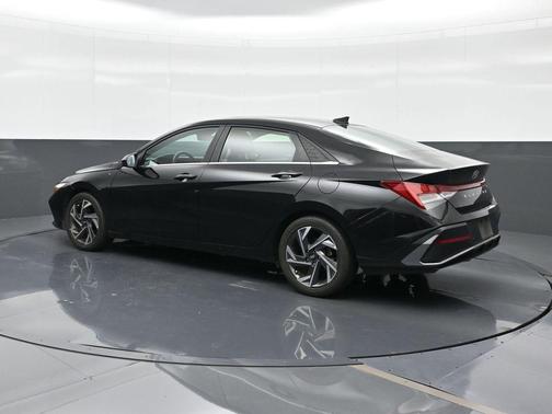 Abyss Black 2024 Hyundai ELANTRA SEL