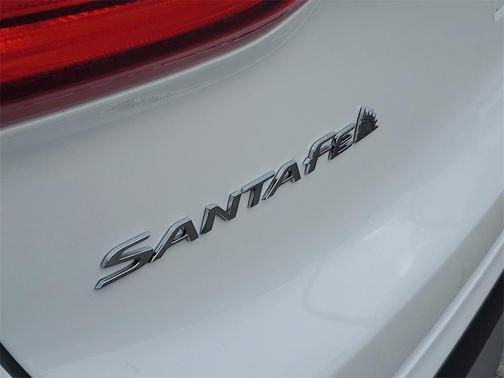 2019 Hyundai SANTA FE SE 2.4