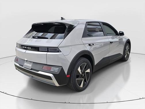 2025 Hyundai IONIQ 5 SE