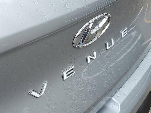 2022 Hyundai VENUE SEL