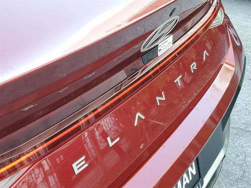 2025 Hyundai ELANTRA SEL