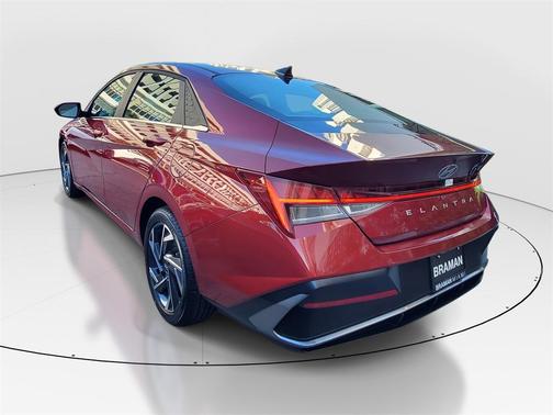 2025 Hyundai ELANTRA SEL