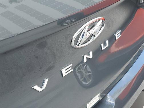 2024 Hyundai VENUE Limited