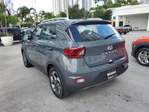 2024 Hyundai VENUE Limited