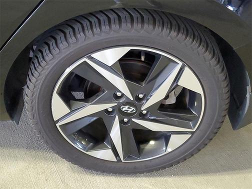 2022 Hyundai ELANTRA Limited