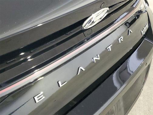 2022 Hyundai ELANTRA Limited
