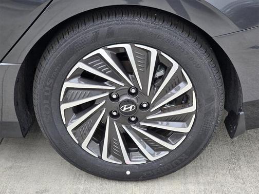 2025 Hyundai SONATA Hybrid SE