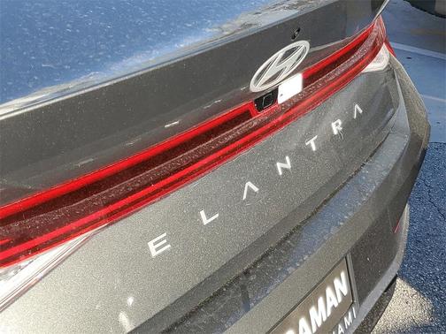 2025 Hyundai ELANTRA SEL