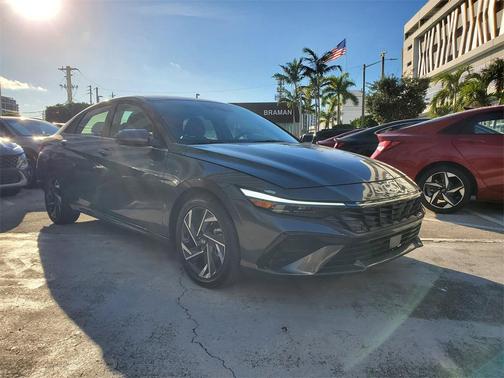 2025 Hyundai ELANTRA SEL