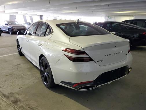 2023 Genesis G70 3.3T RWD