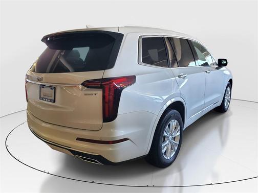 2023 Cadillac XT6 Luxury FWD