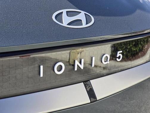 2025 Hyundai IONIQ 5 SE