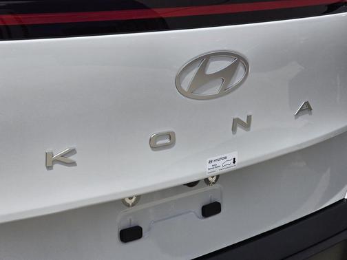 Atlas White 2026 Hyundai KONA SEL Sport