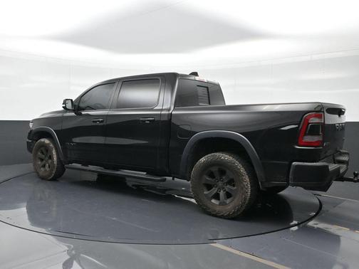 Diamond Black Crystal Pearlcoat 2019 RAM 1500 Rebel