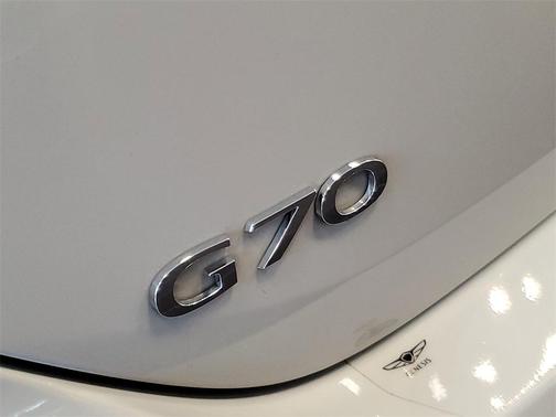 2025 Genesis G70 2.5T RWD