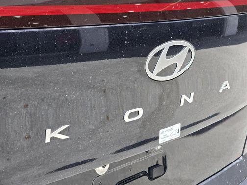 Abyss Black Pearl 2026 Hyundai KONA SEL Sport