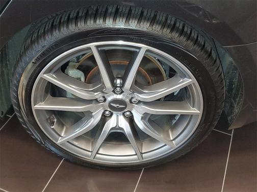 2022 Genesis G70 2.0T RWD