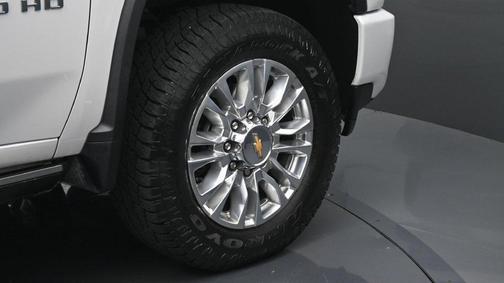 Iridescent Pearl Tricoat 2023 Chevrolet Silverado 2500 High Country