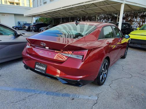 2023 Hyundai ELANTRA Limited