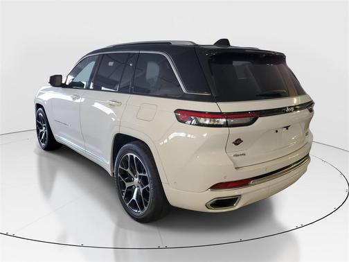 2022 Jeep Grand Cherokee Summit