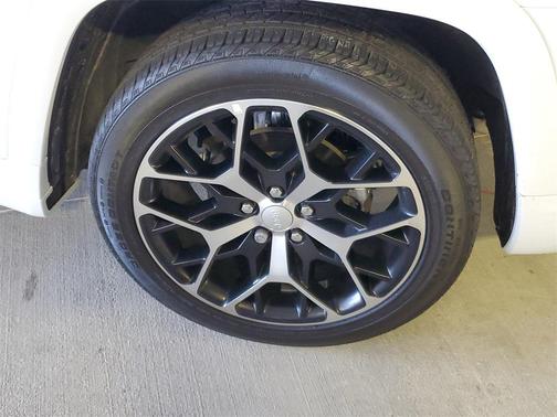 2022 Jeep Grand Cherokee Summit