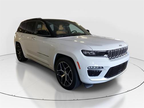 2022 Jeep Grand Cherokee Summit