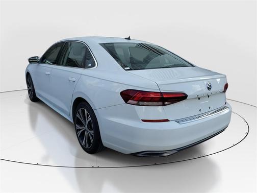 2022 Volkswagen Passat 2.0T SE