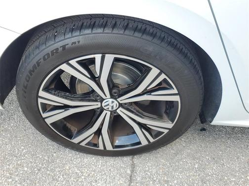 2022 Volkswagen Passat 2.0T SE