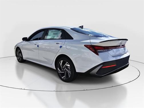 2026 Hyundai ELANTRA HEV Limited