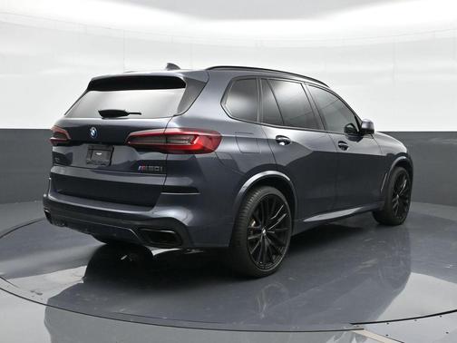 Arctic Grey Metallic 2022 BMW X5 M50i