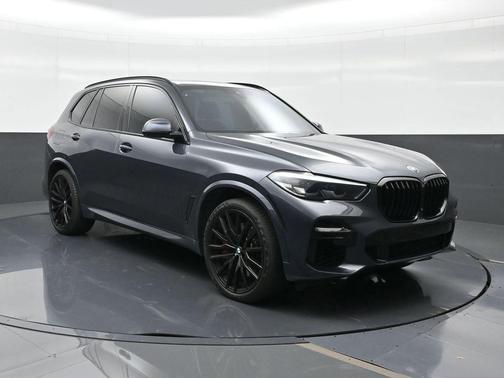 Arctic Grey Metallic 2022 BMW X5 M50i