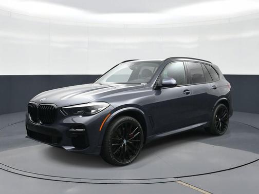 Arctic Grey Metallic 2022 BMW X5 M50i