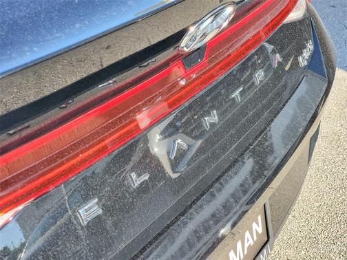 2023 Hyundai ELANTRA HEV Limited