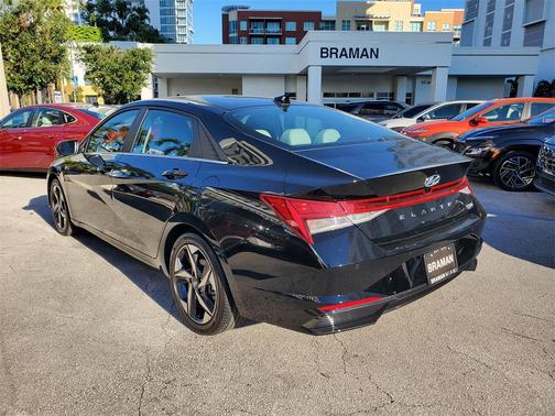2023 Hyundai ELANTRA HEV Limited